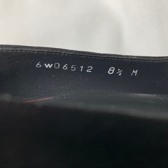 Stuart Weitzman Black Suede Heels w/Buckle Sz 8.5 - Picture 9 of 13